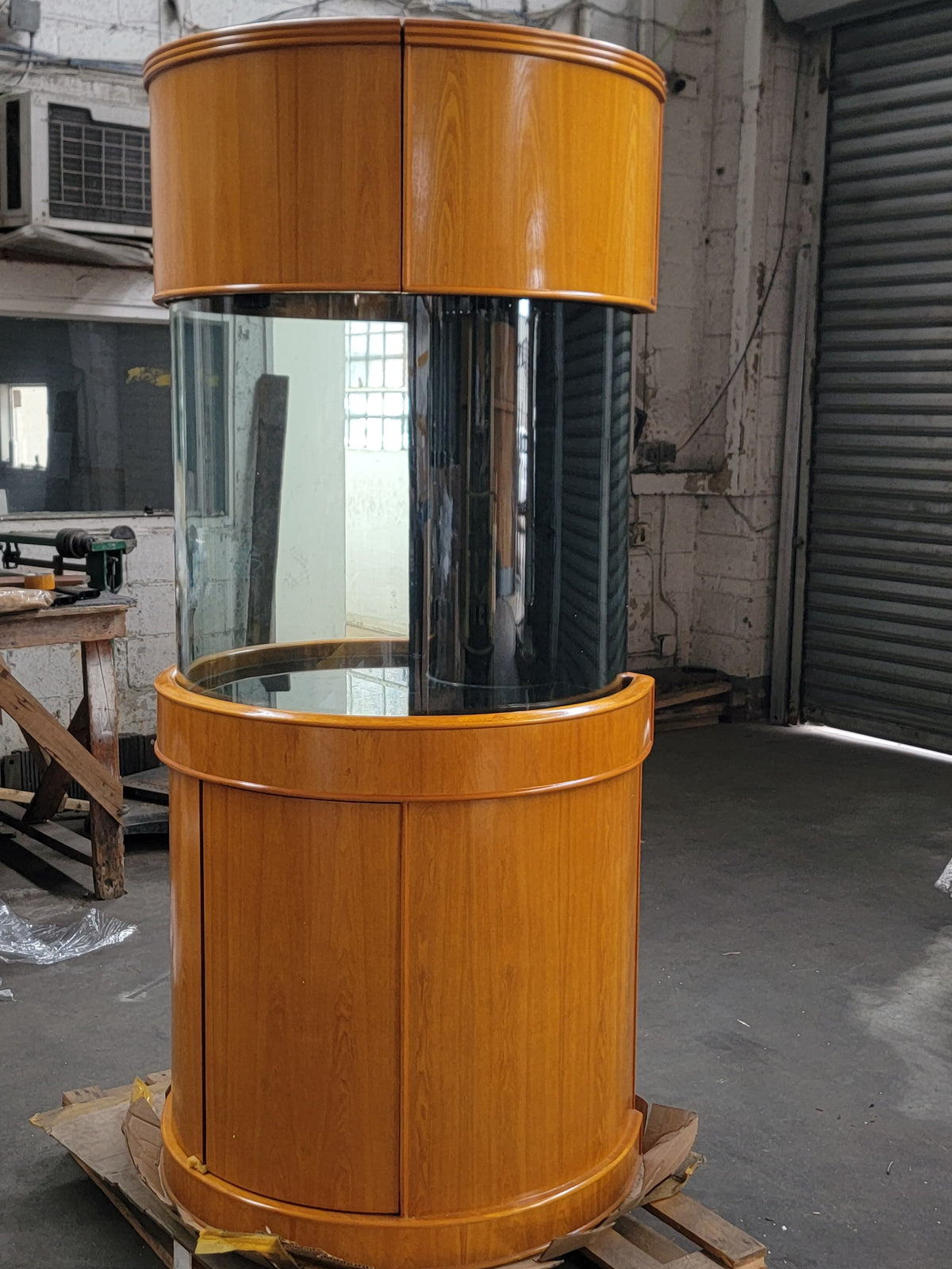 90 Gallon Glass 3/4 Cylinder Round Aquarium With Stand and Canopy in Golden Oak