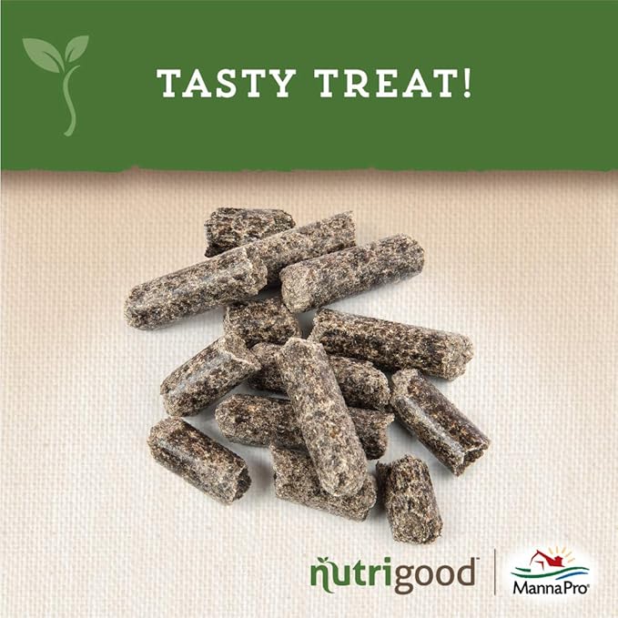 Manna Pro Nutrigood Low-Sugar Horse Treats – Apple Flavor, Healthy Natural Reward for Horses and Ponies, No Added Sugar, Made in USA, Low-Starch Equine Snacks, Supports Diets, 4 lb Bag