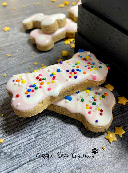 “CAKE & CANDLE™” Gift Set — Certified Lookie-a-Tookie™ Canine Cookies, Birthday Dog Treat Gift 🎂🐾