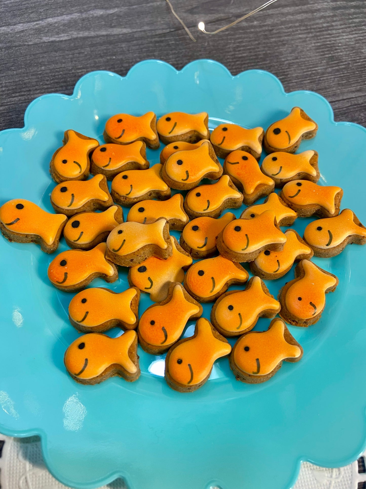 “GO FISH™” Gift Set — Certified Lookie-a-Tookie™ Canine Cookies, Bite-Size Dog Treats 🎣🐾