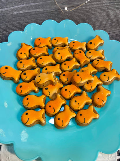 “GO FISH™” Gift Set — Certified Lookie-a-Tookie™ Canine Cookies, Bite-Size Dog Treats 🎣🐾